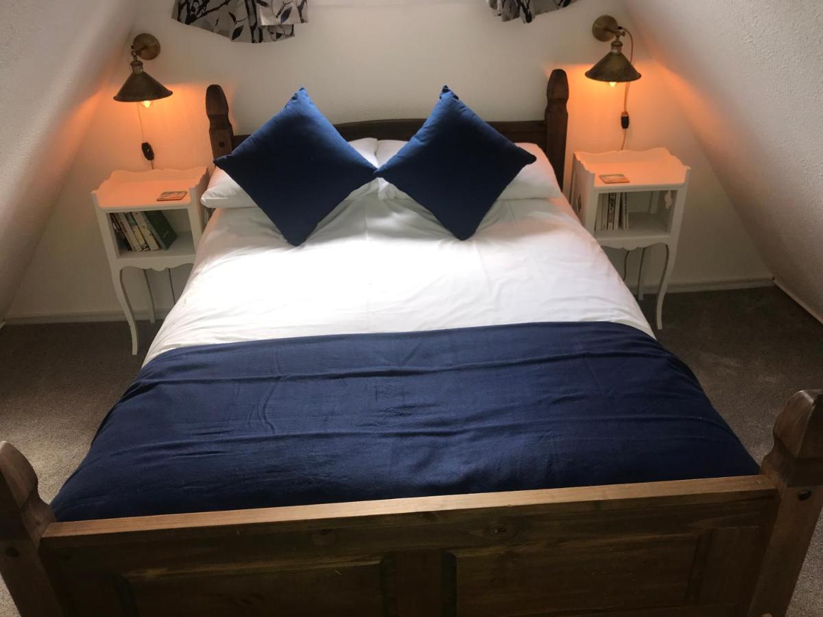 Foxes Sea Side Retreat Deluxe Chalet Is A Lovely Holiday Home Tucked Away On The Kent Coast Kingsdown  Exterior foto
