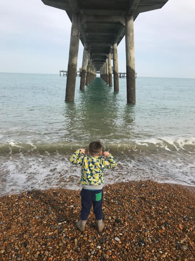 Foxes Sea Side Retreat Deluxe Chalet Is A Lovely Holiday Home Tucked Away On The Kent Coast Kingsdown  Exterior foto